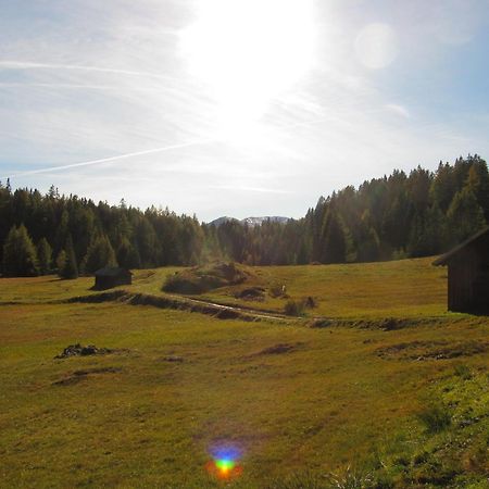 Pepis Ferienwohnungen Inklusive Sommercard Jerzens Bagian luar foto